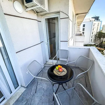 Beachfront Bliss Apartman Golem