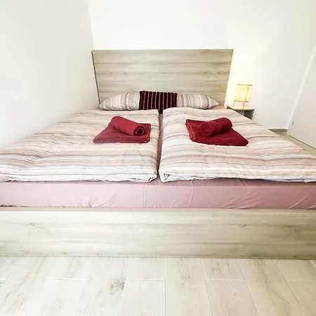 Beachfront Bliss * Golem (Tirana)