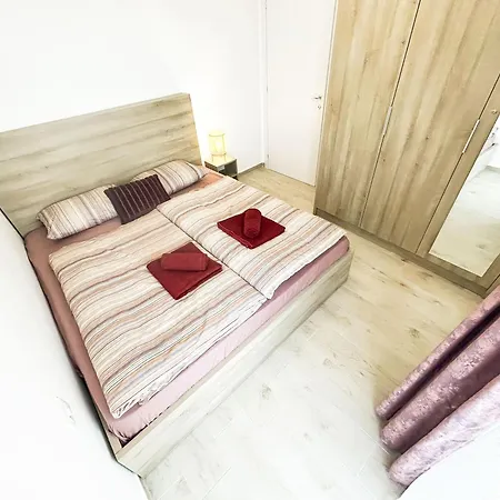 Beachfront Bliss Golem (Tirana)