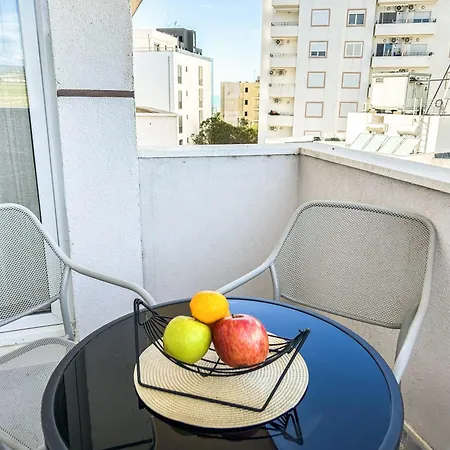 Apartament Beachfront Bliss *